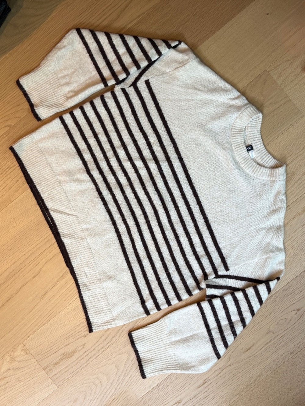 Off White w Brown Stripes Sweater H&M